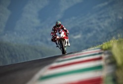 jr史密斯在骑士是几号？jr史密斯在哪个队？