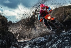 亚洲杯半决赛比赛时间表，亚洲杯半决赛结果